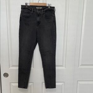 Levi's Women's 721 High Rise Skinny Jeans in Black Wash